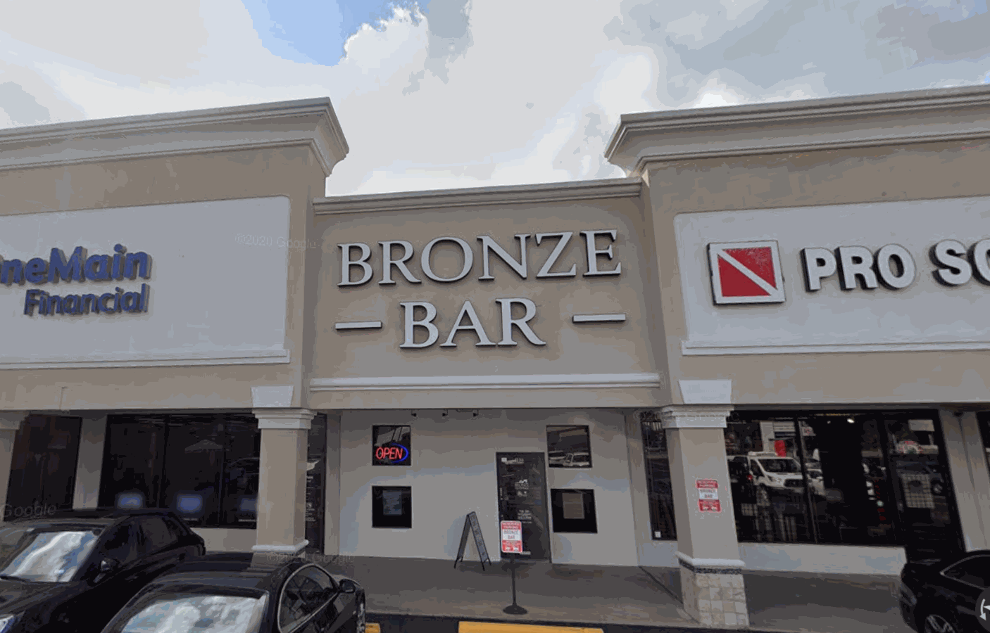 Bronze Bar Galleria studio